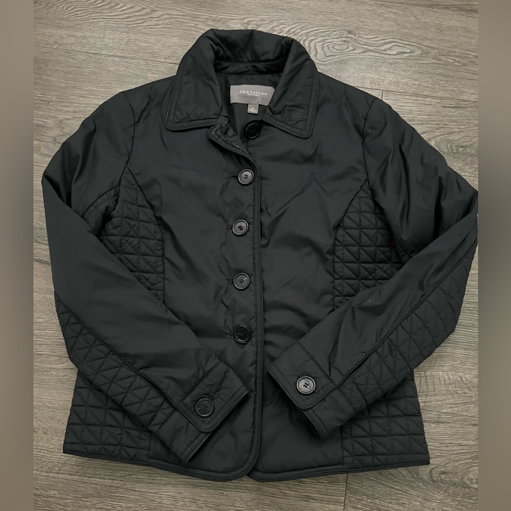 Ann Taylor Black Quilted Jacket Size SP | Lightweight Water-Resistant flawless​​